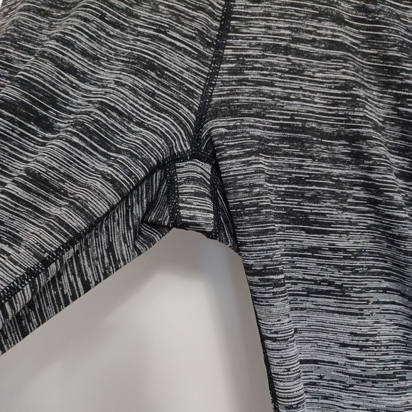 Aerie Chill Play Move Ombre Black And White Leggings - Picture 6 of 7